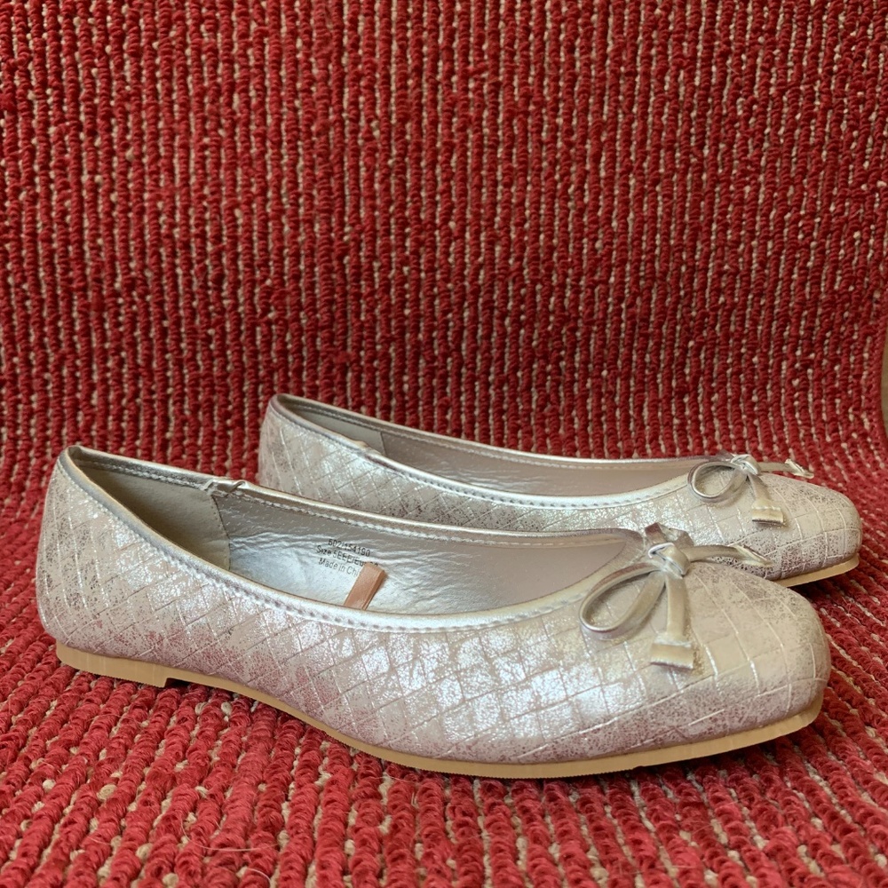 Sliver Slippers - Picture 3 of 5